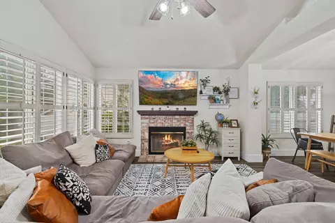 Living - 2478 Hialeah Ln, Alpine, CA 91901 photo 1 of 3