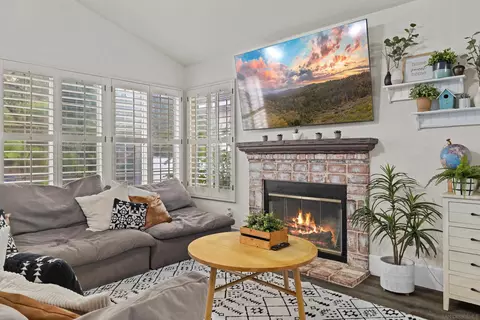 Living - 2478 Hialeah Ln, Alpine, CA 91901 photo 2 of 3