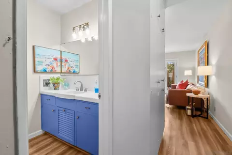 Bath - 230 Prospect St #12, La Jolla, CA 92037 photo 1 of 2