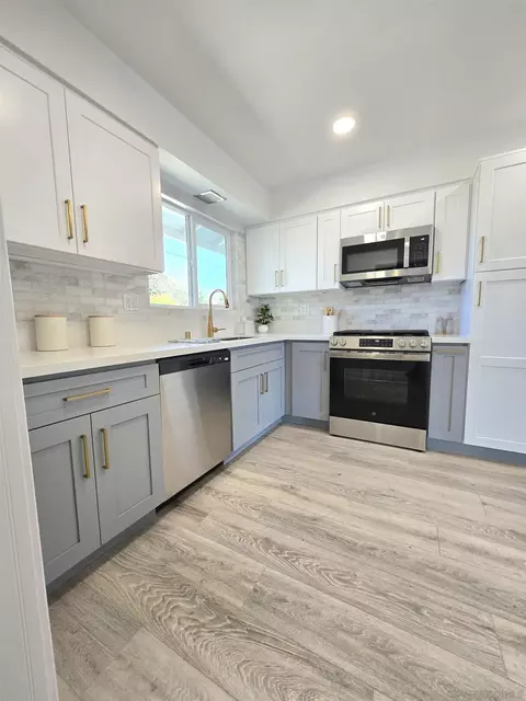 Kitchen - 27102 Capilano, Menifee, CA 92586 photo 5 of 5