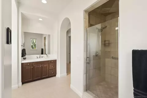 Bath - 2105 Timneh Ct, Oceanside, CA 92057 photo 1 of 5