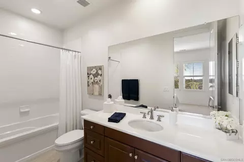 Bath - 2105 Timneh Ct, Oceanside, CA 92057 photo 3 of 5