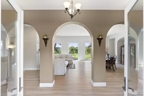 Entry Way - 2105 Timneh Ct, Oceanside, CA 92057 photo 1 of 4