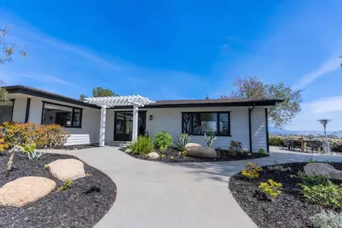 Exterior - 1097 Camino Alisos, Fallbrook, CA 92028 photo 17 of 18