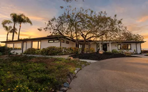 Exterior - 1097 Camino Alisos, Fallbrook, CA 92028 photo 2 of 18