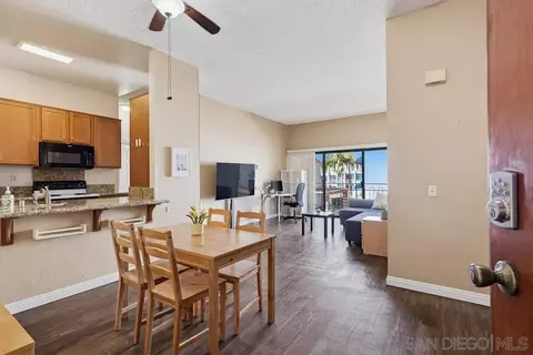 8324 Regents Rd #2E, San Diego, CA 92122