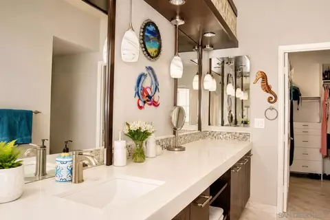 Bath - 12834 Rockwell, Poway, CA 92064 photo 3 of 10