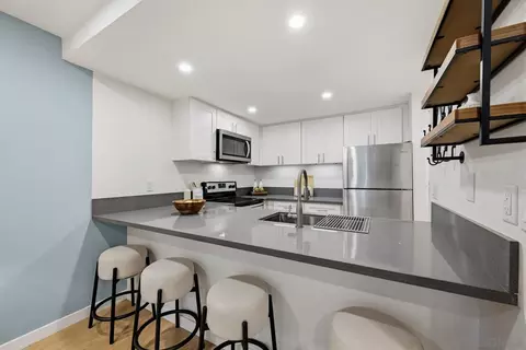 Kitchen - 8362 Via Sonoma #C, La Jolla, CA 92037 photo 1 of 2