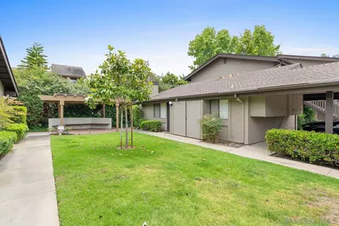 Exterior - 8362 Via Sonoma #C, La Jolla, CA 92037 photo 4 of 5