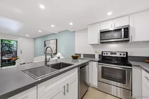 Kitchen - 8362 Via Sonoma #C, La Jolla, CA 92037 photo 2 of 2