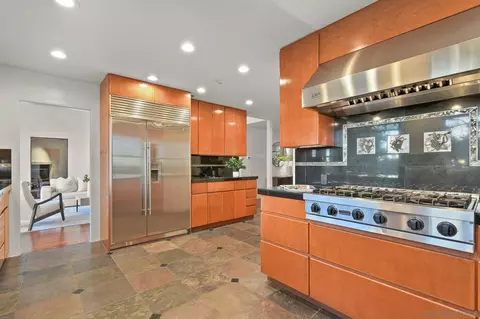 Kitchen - 224 Seeman Dr, Encinitas, CA 92024 photo 3 of 4