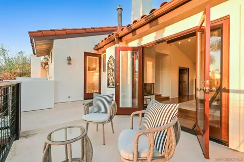 Exterior - 224 Seeman Dr, Encinitas, CA 92024 photo 11 of 24