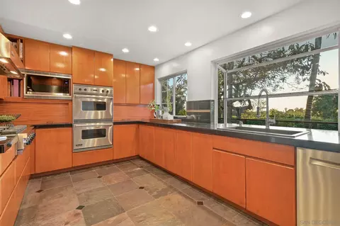 Kitchen - 224 Seeman Dr, Encinitas, CA 92024 photo 2 of 4