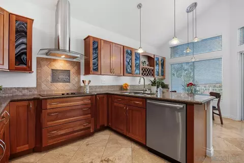 12127 Royal Lytham Row, San Diego, CA 92128