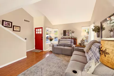 Entry Way - 13850 Midgrove Ct, Poway, CA 92064 photo 3 of 6