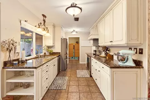 Kitchen - 13850 Midgrove Ct, Poway, CA 92064 photo 3 of 5
