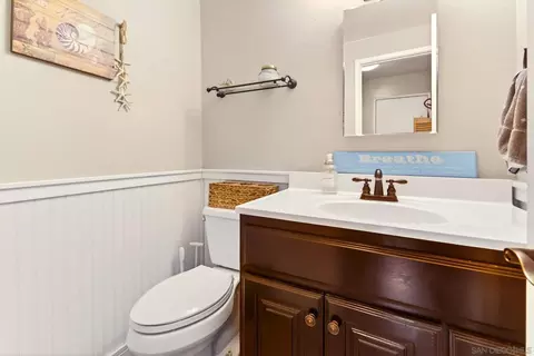 Bath - 13850 Midgrove Ct, Poway, CA 92064 photo 4 of 5