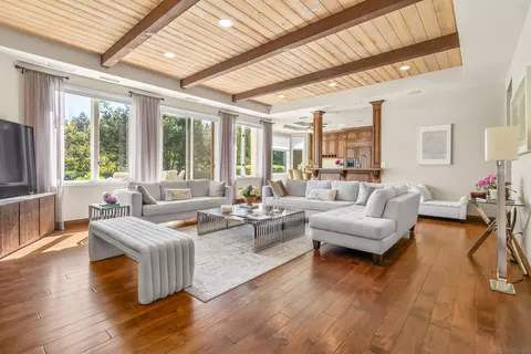 Living - 17941 Vista Lomas Dr, Poway, CA 92064 photo 1 of 5