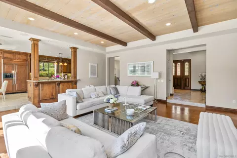Living - 17941 Vista Lomas Dr, Poway, CA 92064 photo 4 of 5