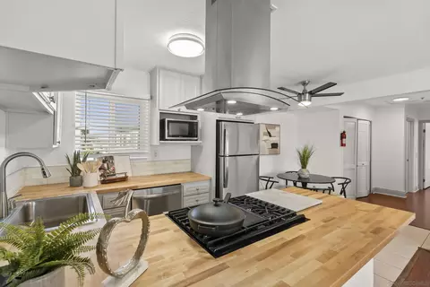 631 7th St #13, Imperial Beach, CA 91932