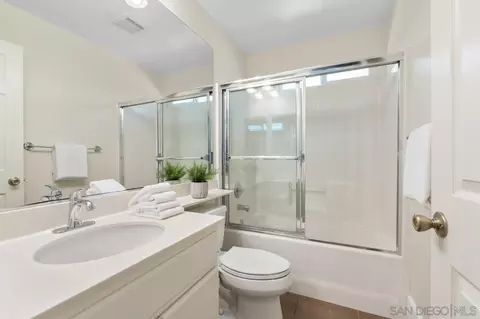 Bath - 2618 Columbine Rd, Alpine, CA 91901 photo 5 of 5