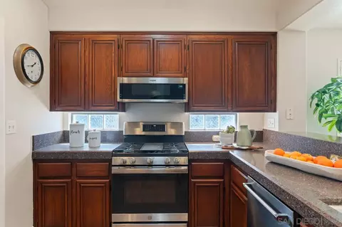 Kitchen - 2618 Columbine Rd, Alpine, CA 91901 photo 4 of 6
