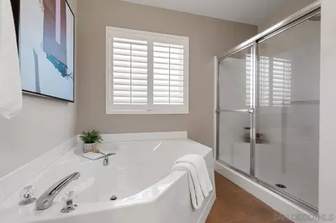 Bath - 2618 Columbine Rd, Alpine, CA 91901 photo 3 of 5