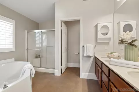 Bath - 2618 Columbine Rd, Alpine, CA 91901 photo 1 of 5
