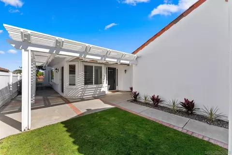 5086 Corinthia Way, Oceanside, CA 92056 photo 5