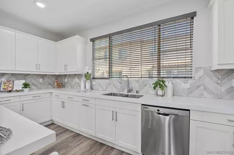 Kitchen - 3574 Conner Way, Oceanside, CA 92056 photo 4 of 7