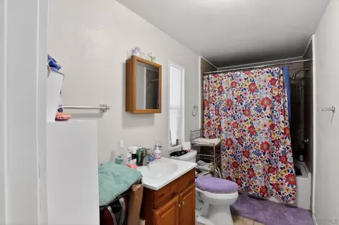 Bath - 16522 Stagecoach, Corning, CA 96021 photo 2 of 3
