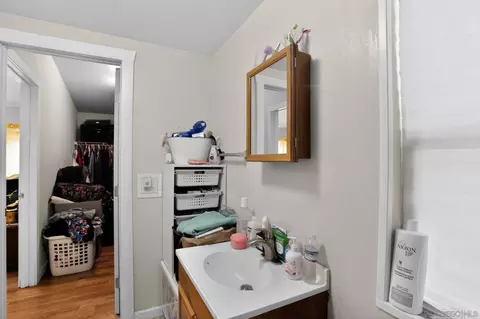 Bath - 16522 Stagecoach, Corning, CA 96021 photo 1 of 3