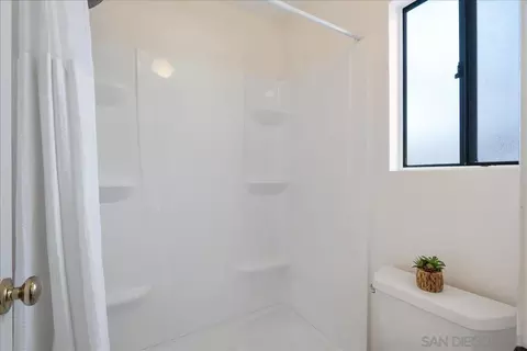 Bath - 5103 Mandarin Dr, Oceanside, CA 92056 photo 3 of 3