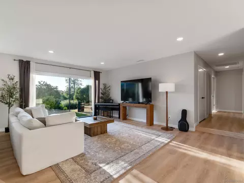 Living - 15674 Cathedral Way, Ramona, CA 92065 photo 1 of 2