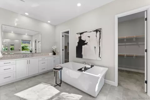 Bath - 2935 Side Saddle Ln, Escondido, CA 92029 photo 4 of 7