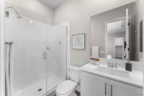 Bath - 2935 Side Saddle Ln, Escondido, CA 92029 photo 6 of 7