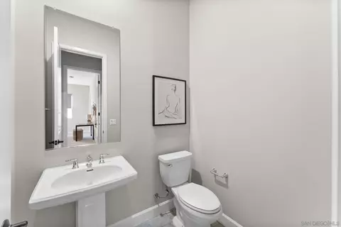 Bath - 2935 Side Saddle Ln, Escondido, CA 92029 photo 5 of 7