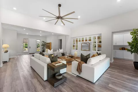 Living - 2935 Side Saddle Ln, Escondido, CA 92029 photo 5 of 7