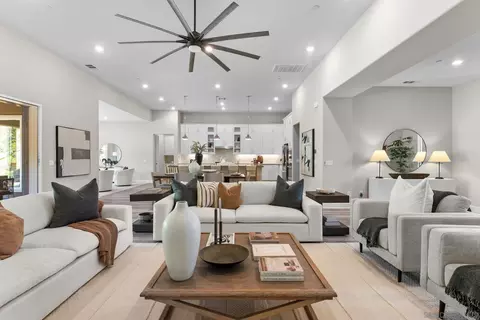 Living - 2935 Side Saddle Ln, Escondido, CA 92029 photo 4 of 7