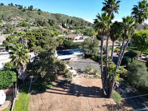 View/Area - 26327 N Broadway, Escondido, CA 92026 photo 2 of 9