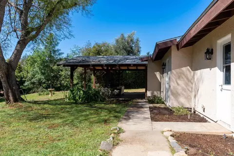 Exterior - 1027 Pepper Tree Ln, Fallbrook, CA 92028 photo 12 of 13