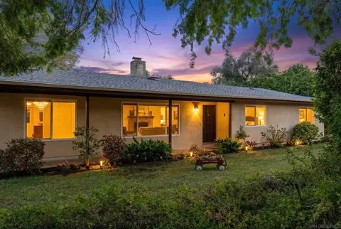 1027 Pepper Tree Ln, Fallbrook, CA 92028