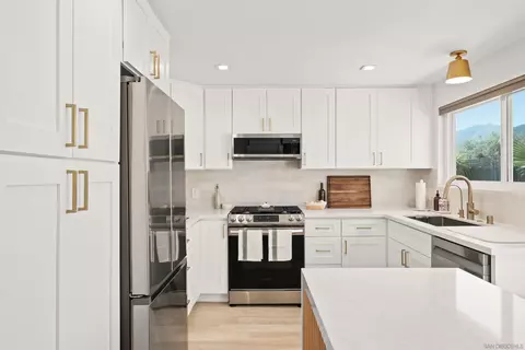 Kitchen - 9081 Inverness, Santee, CA 92071 photo 4 of 4
