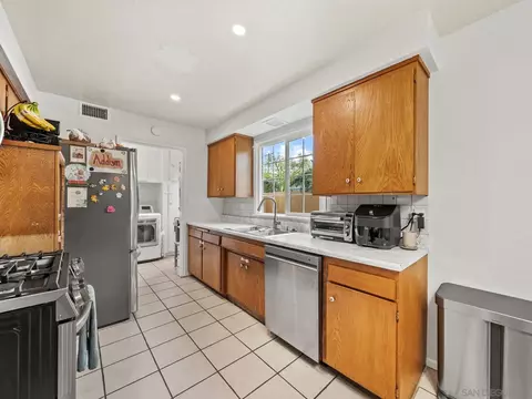 Kitchen - 14154 Halper Rd, Poway, CA 92064 photo 1 of 1