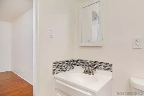 Bath - 1010 5th, Coronado, CA 92118 photo 3 of 3