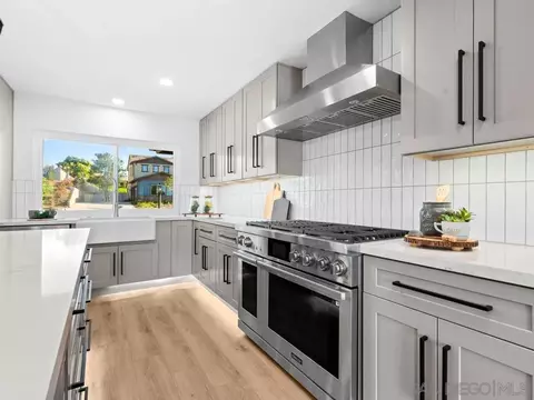 Kitchen - 17906 Saint Andrews Dr, Poway, CA 92064 photo 3 of 6