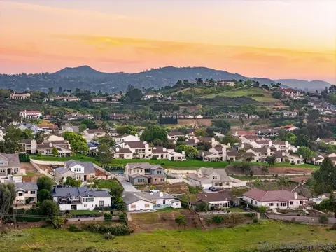 View/Area - 17906 Saint Andrews Dr, Poway, CA 92064 photo 10 of 14