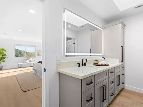 Bath - 17906 Saint Andrews Dr, Poway, CA 92064 photo 2 of 4