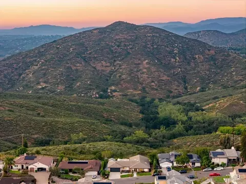 View/Area - 17906 Saint Andrews Dr, Poway, CA 92064 photo 13 of 14