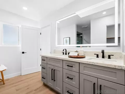 Bath - 17906 Saint Andrews Dr, Poway, CA 92064 photo 4 of 4